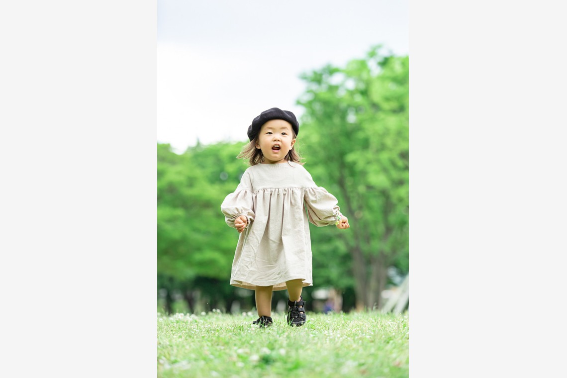 Chihiro Photographyが出張撮影した家族写真(キッズ,ベビーフォト)などが写った「2歳バースデーフォト 【名城公園】」の家族写真