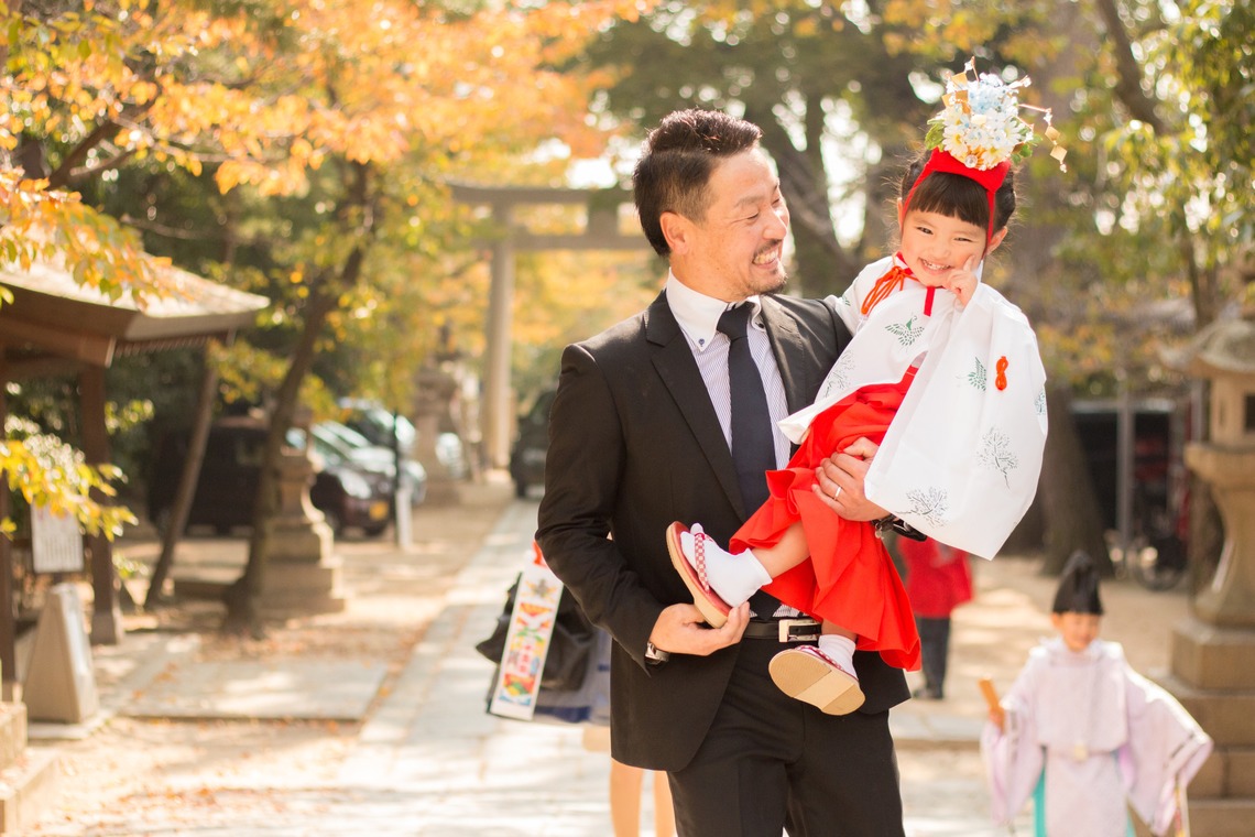 橋本 隼人 World Location Photo Service (ワールド・ロケーション・フォト・サービス)が出張撮影した家族写真(キッズ,ベビーフォト)などが写った「七五三」の家族写真