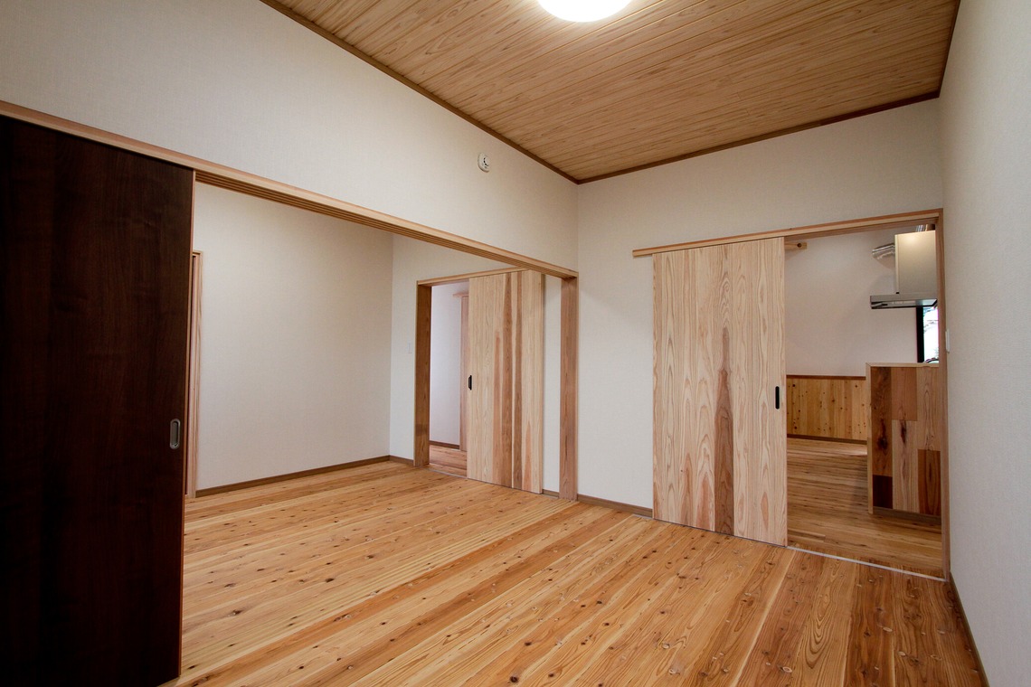 隈元智子が撮影した「家」の写真