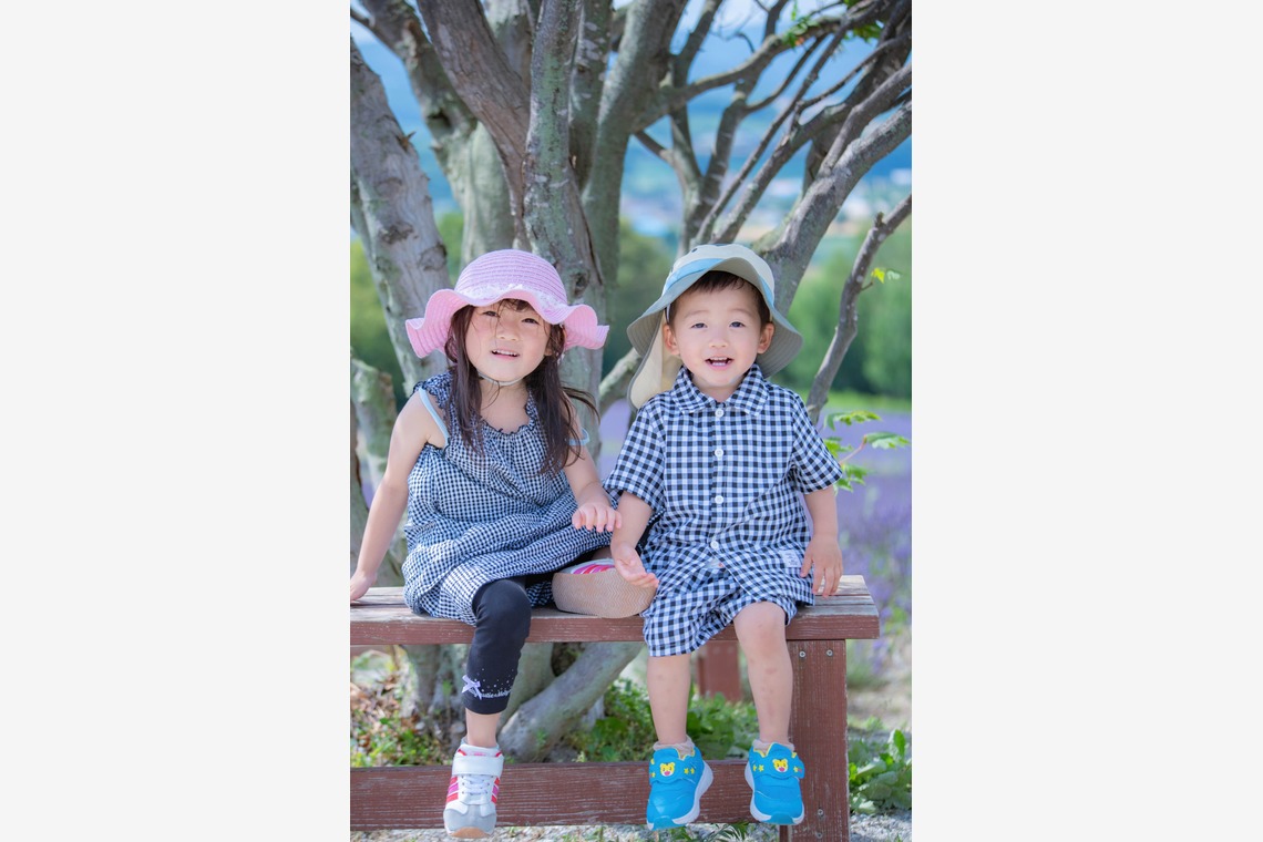 北海道ロケーションフォトウェディング♪が撮影した写真のアルバム「富良野ラベンダー畑でファミリー旅行記念撮影」