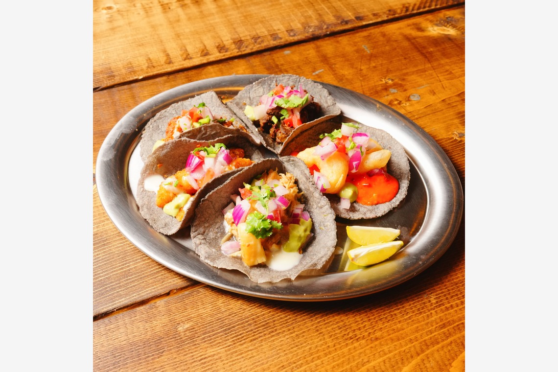 遠藤雄介・JEADO Worksが撮影した写真のアルバム「ハンバーガー屋さんの物撮りを行いました。」