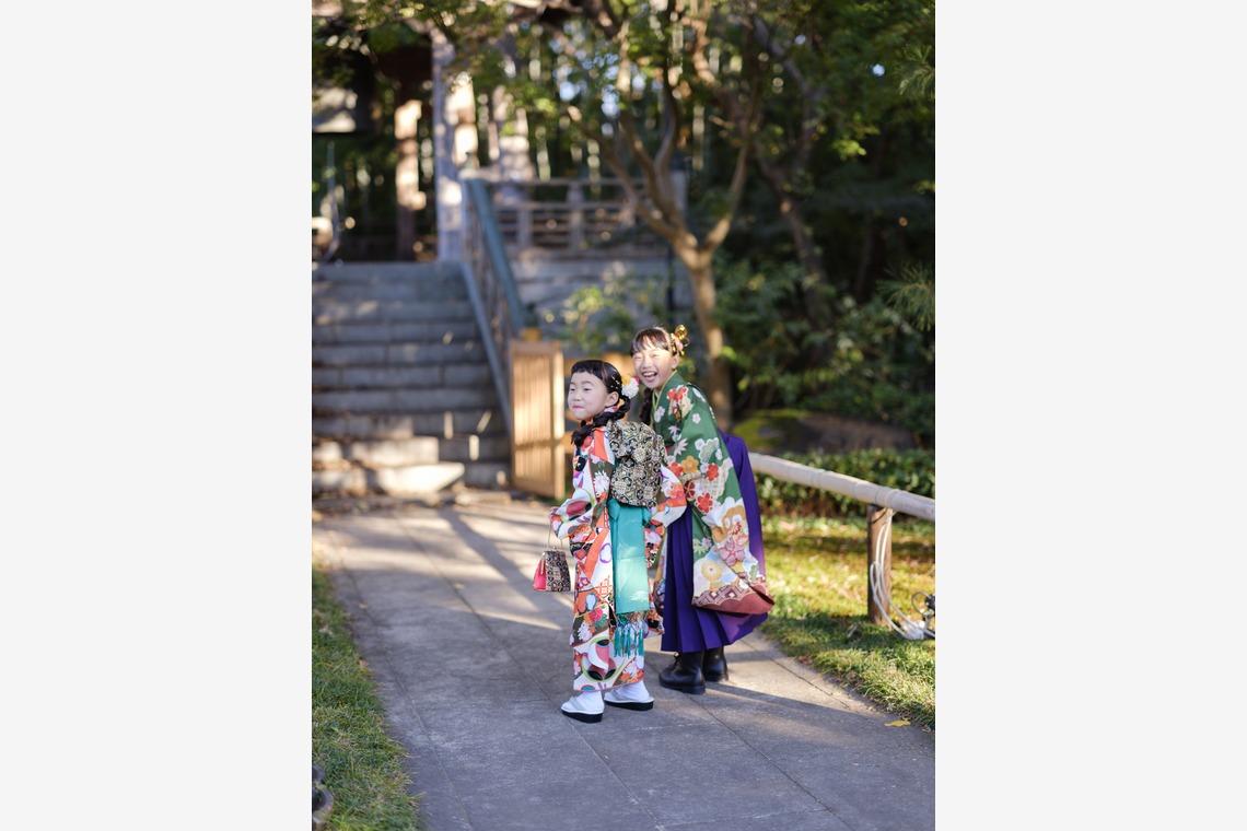藤原和彦が出張撮影した家族写真(キッズ,ベビーフォト)などが写った「お寺さんでの七五三記念撮影」の家族写真