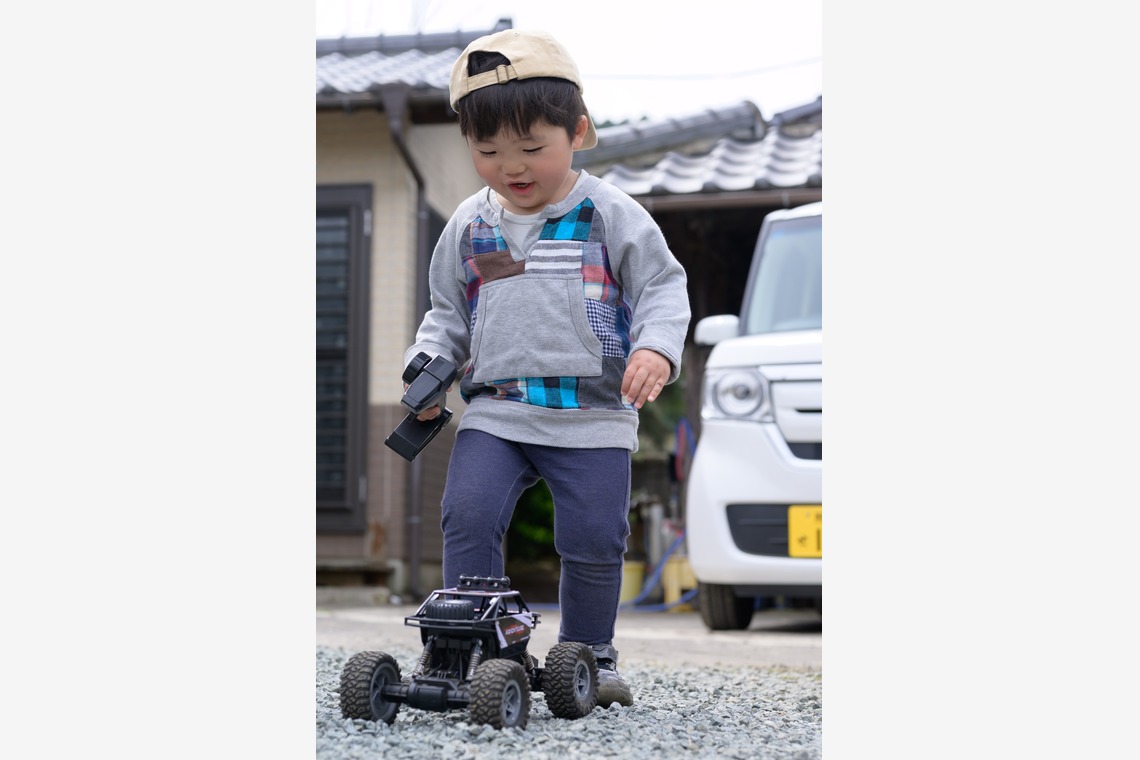 大塚由充が撮影した「屋外バーベキューで楽しむ子供たち風景」の写真