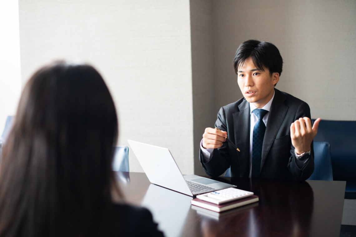 幡原裕治が撮影した写真のアルバム「オフィス」