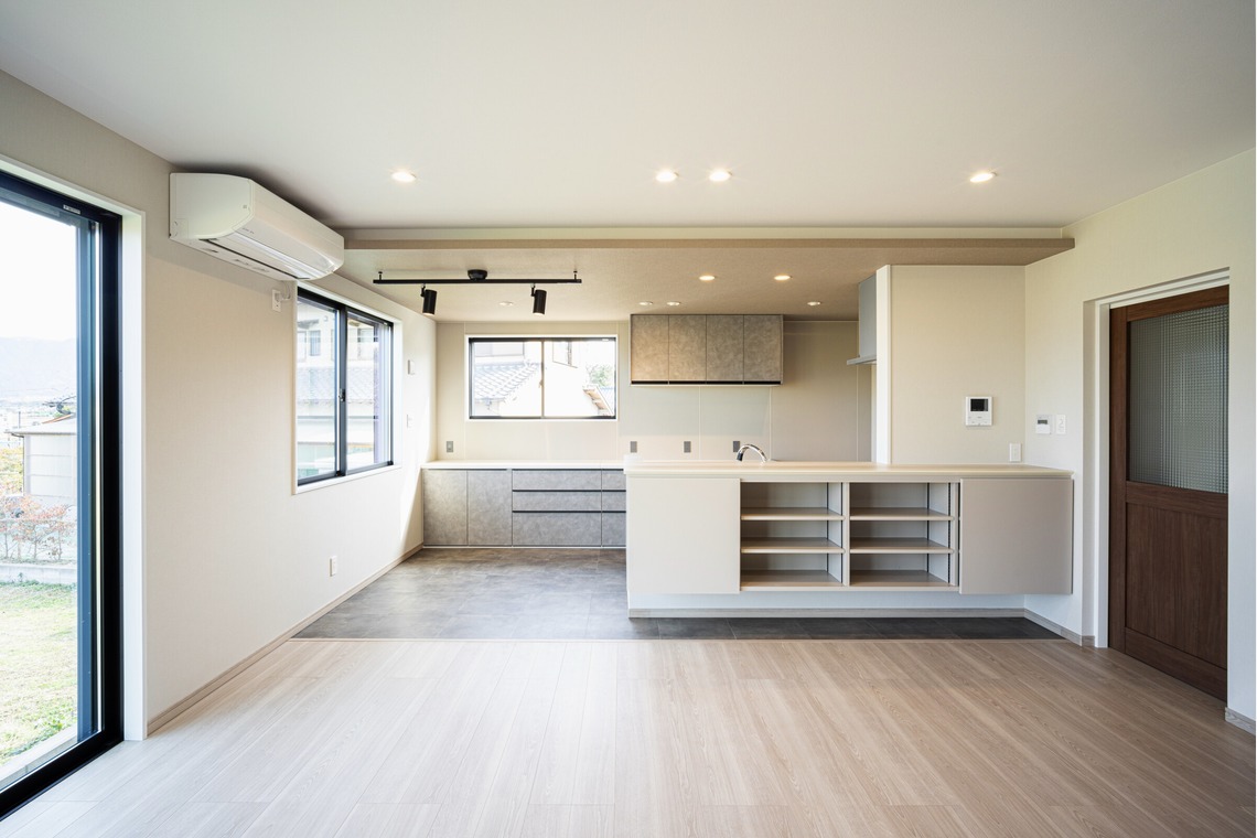 神宮啓佑が撮影した写真のアルバム「竣工撮影」