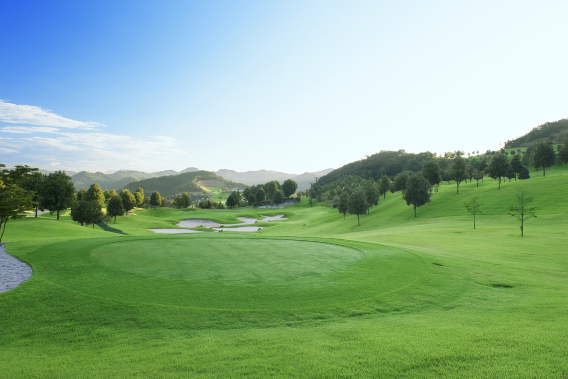 エイティーイメージズが撮影した「ゴルフ場コース写真」の写真