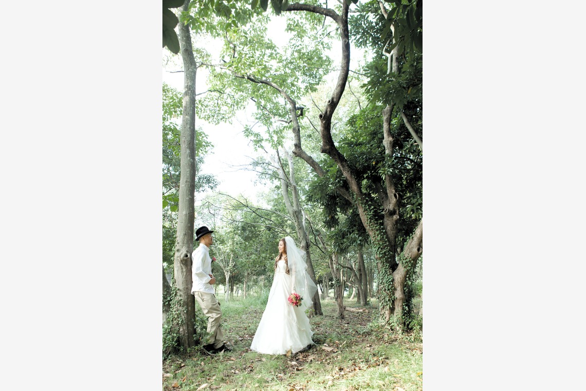 skyward photo film（竹本飛鳥）が撮影した「前撮りドレス」の写真