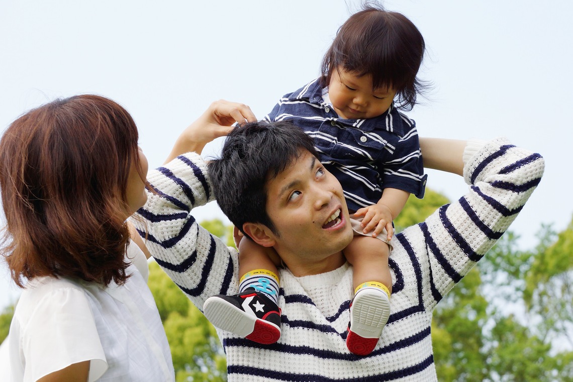 出張撮影のメモリーズが出張撮影した家族写真(キッズ,ベビーフォト)などが写った「ファミリーフォト-アラカルト」の家族写真