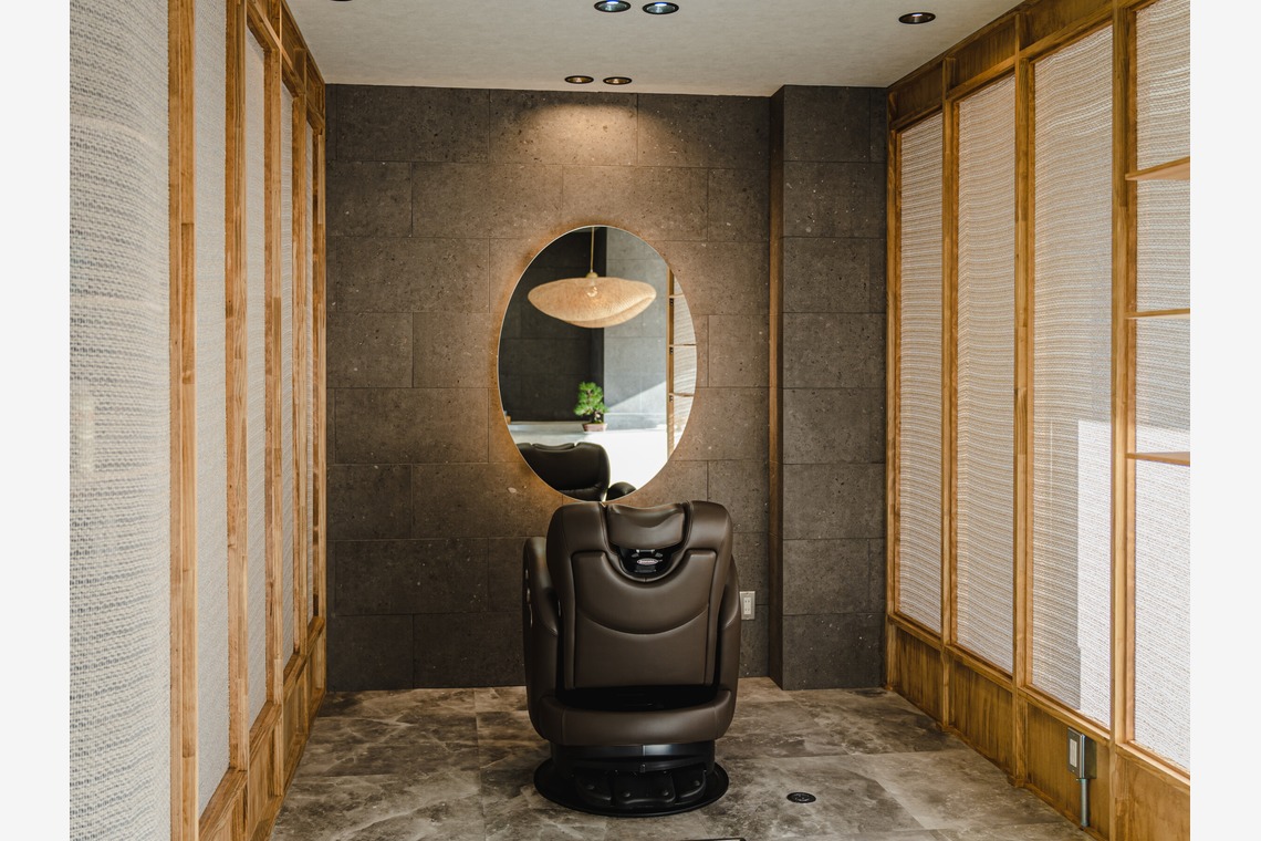 JJ&Co.が撮影した「福岡県　美容室　外観・内装、スタッフプロフィール撮影」の写真