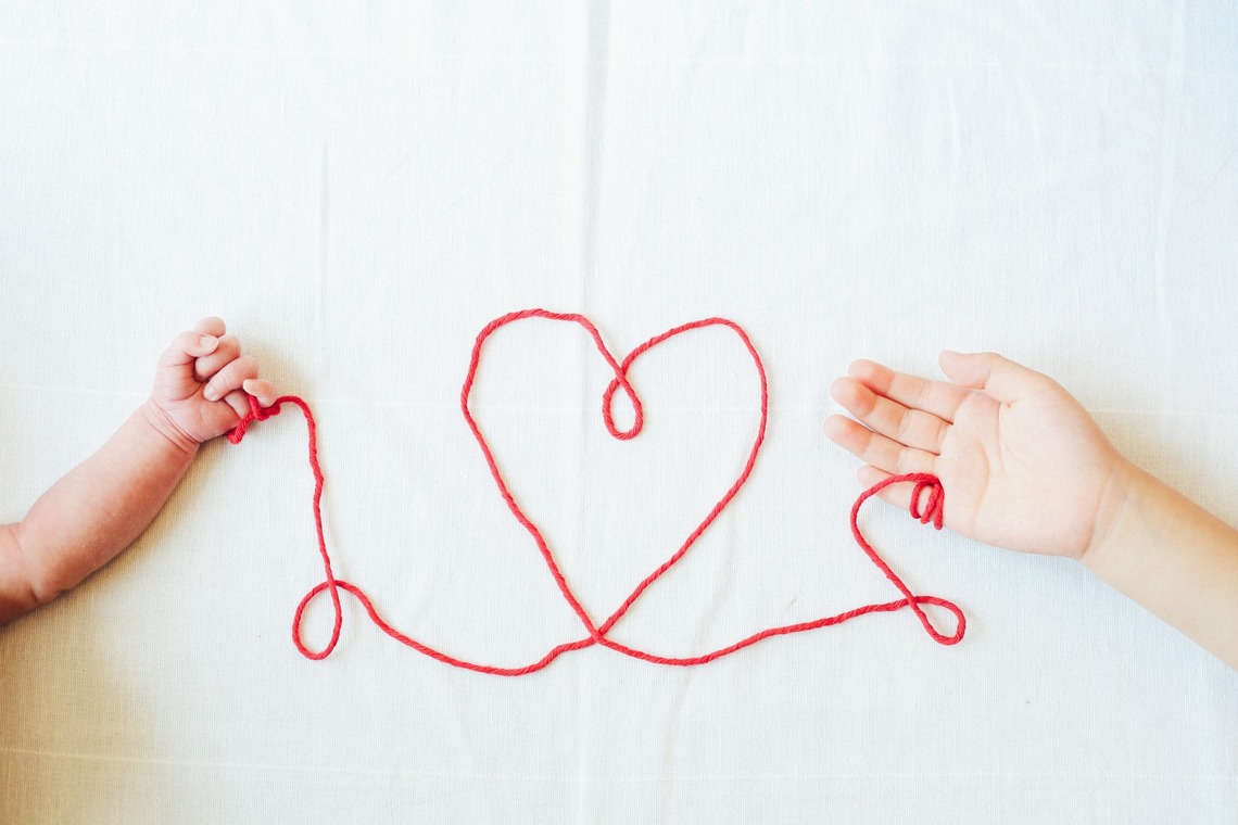 出張撮影HUG TIMEが撮影した「自宅でナチュラルなニューボーンフォト」の写真