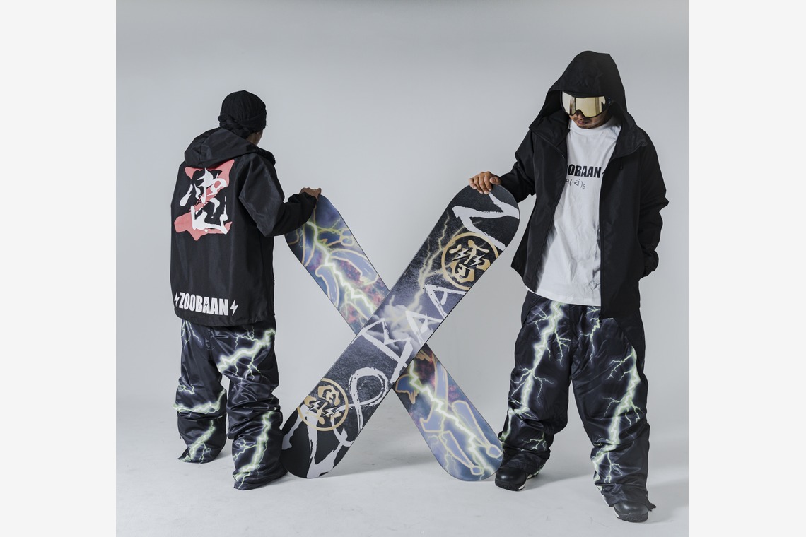 山内康平が撮影した「スノーボード・ウェアブランドスタジオ撮影」の写真