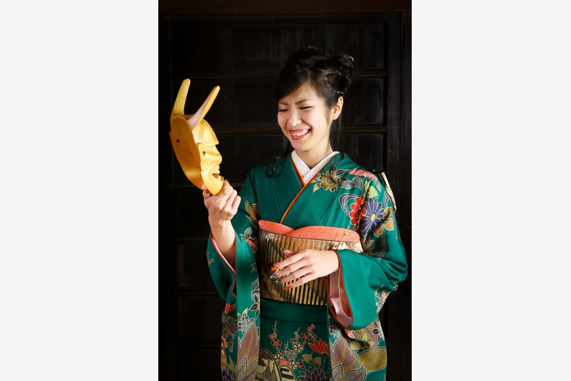 スマイルハンターが出張撮影した家族写真(キッズ,ベビーフォト)などが写った「成人式フォト」の家族写真