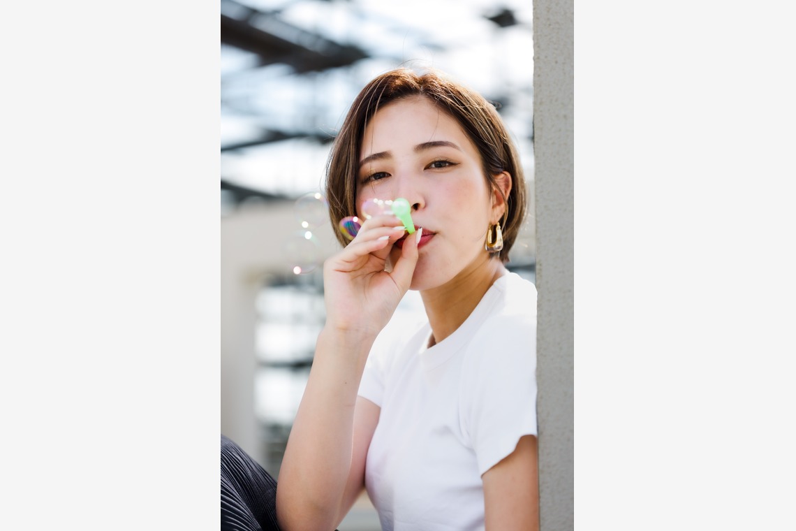 古川拓人が撮影した旅行先の記念撮影のアルバム「ポートレート」