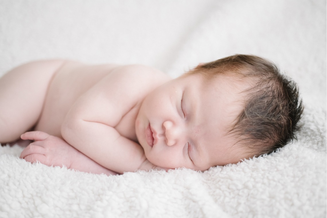 アトリエ　エピカ/清水　一哉が出張撮影した家族写真(キッズ,ベビーフォト)などが写った「ニューボーンフォト」の家族写真