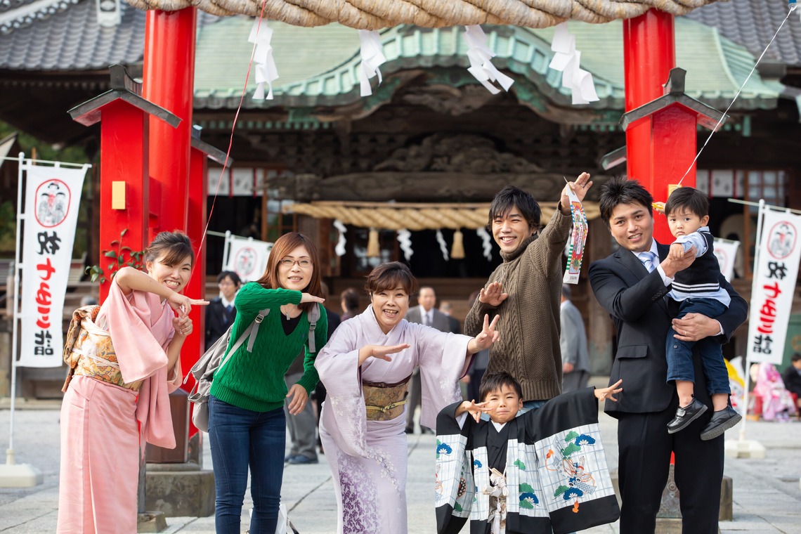 出張撮影ななが出張撮影した家族写真(キッズ,ベビーフォト)などが写った「七五三記念写真」の家族写真