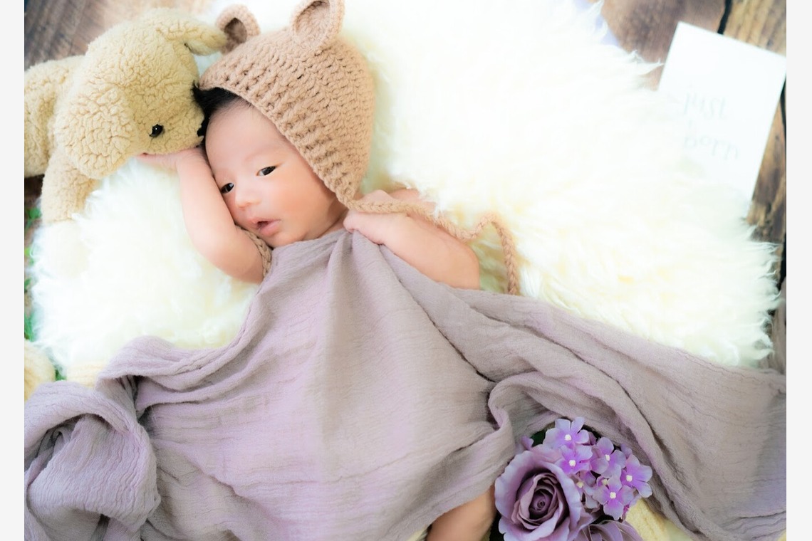 フォトラビが撮影したニューボーンフォトのアルバム「ご自宅でニューボーンフォト」