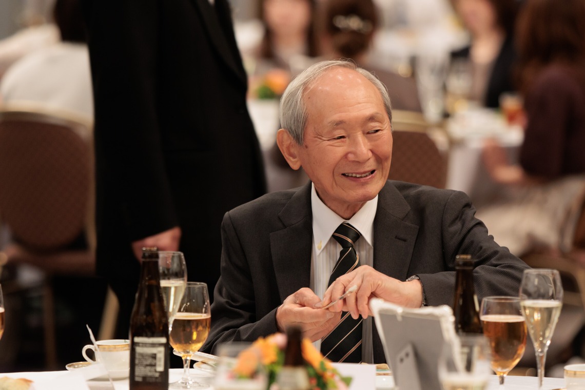 イトウ　ノブミチが撮影した「周年パーティと100人集合写真」の写真