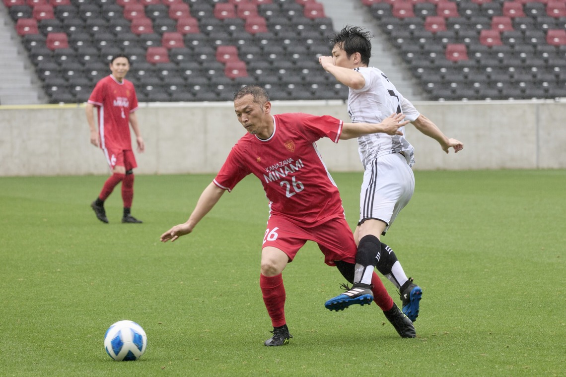 児玉 一成が撮影した「サッカー（金沢ゴーゴーカレースタジアム）」の写真