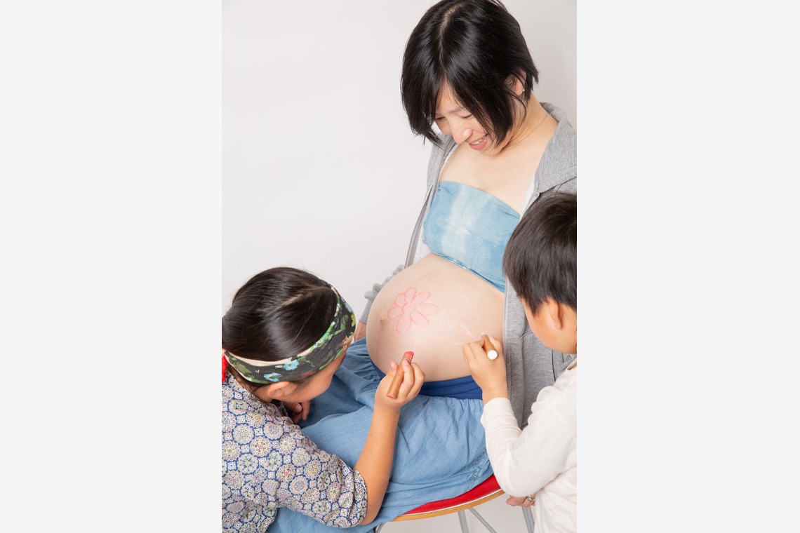 眞田 厚司が出張撮影した家族写真(キッズ,ベビーフォト)などが写った「マタニティ」の家族写真