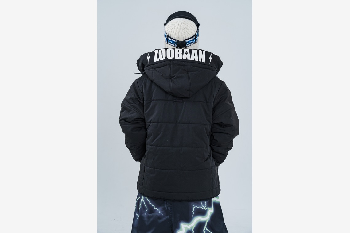 山内康平が撮影した写真のアルバム「スノーボード・ウェアブランドスタジオ撮影」