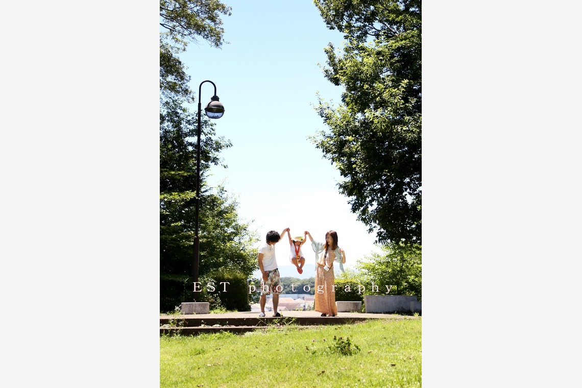 EST photographyが出張撮影した家族写真(キッズ,ベビーフォト)などが写った「フォトギャラリー」の家族写真