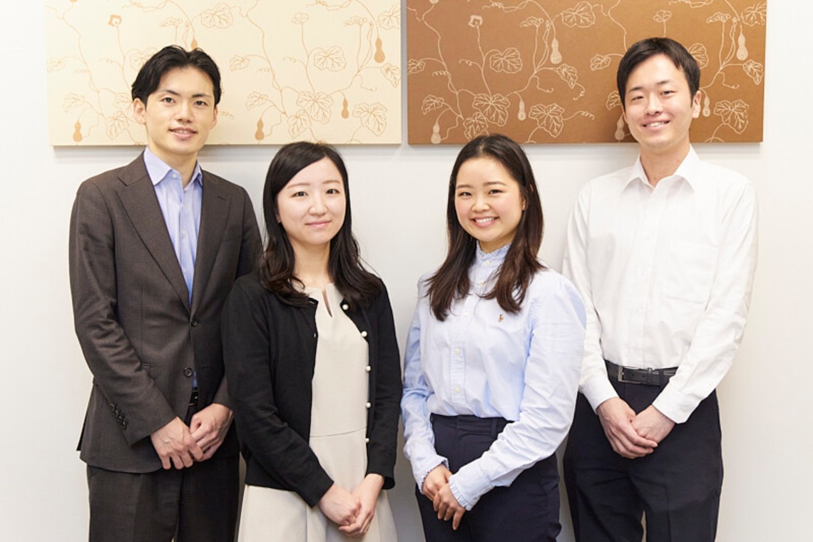 岩瀬泰治が撮影した写真のアルバム「ビジネスポートレイト（セレクト版）」