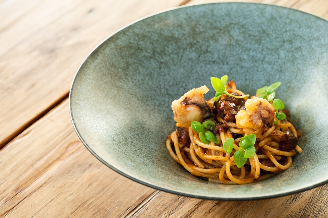 uno e creative act.が撮影した「素材にこだわるレストランのウェディングコース料理」の写真