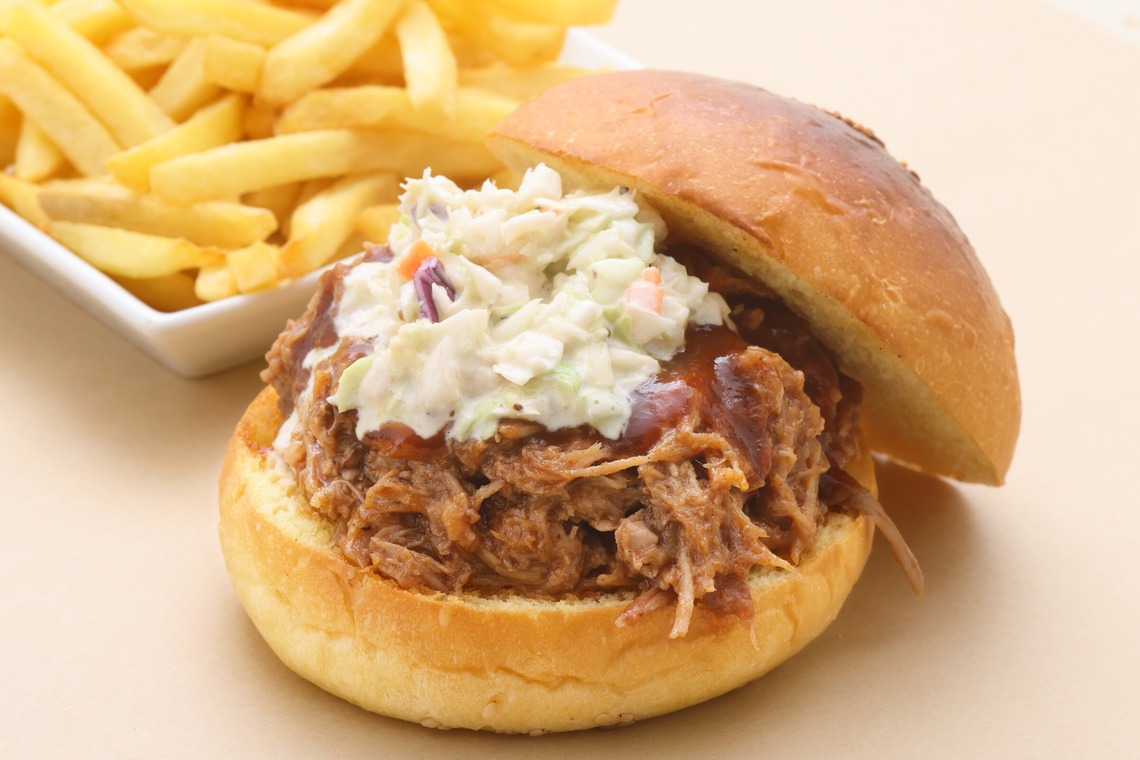 森安　照が撮影した「ハンバーガー・ドッグ・サンド」の写真