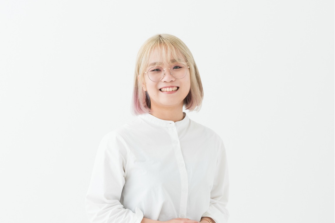 保坂　真弓が撮影した写真のアルバム「企業ホームページ用のプロフィール撮影」