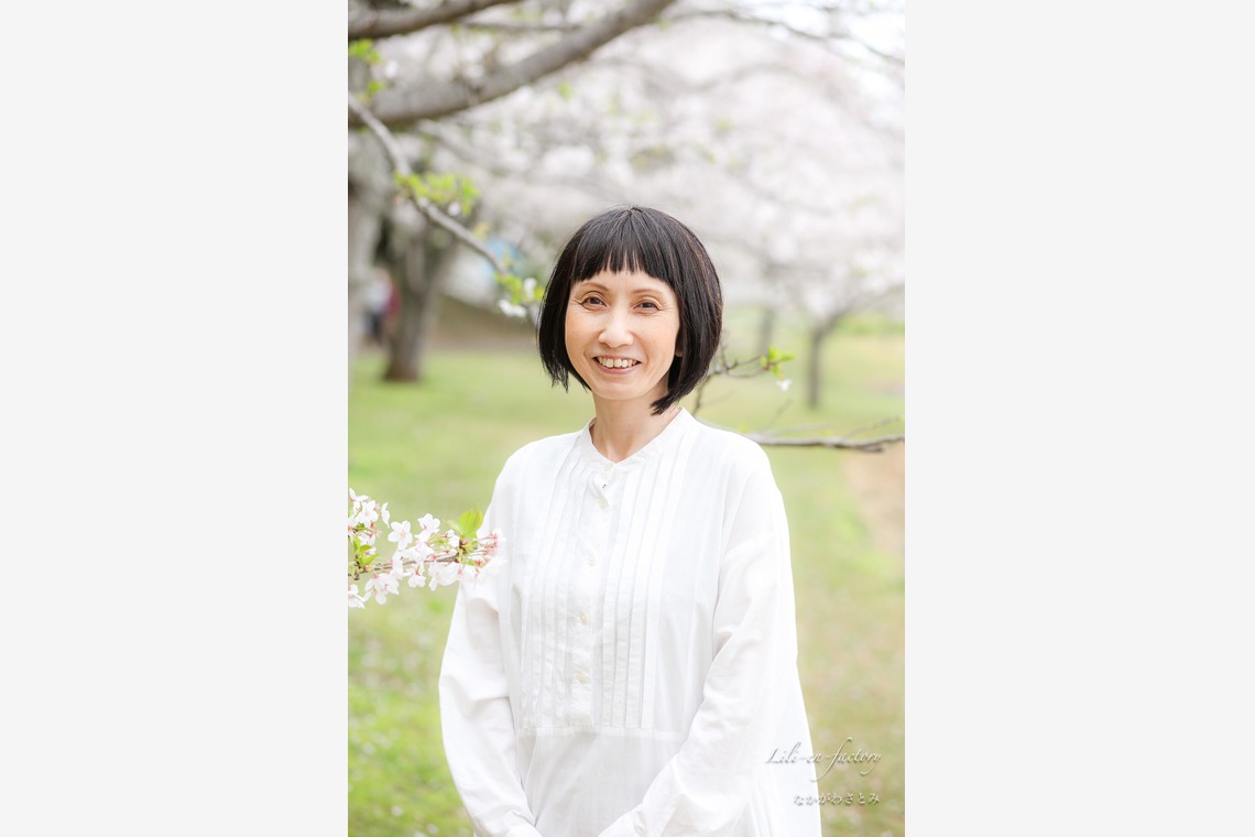 なかがわさとみが撮影した「中学校入学の日に桜と撮影」の写真