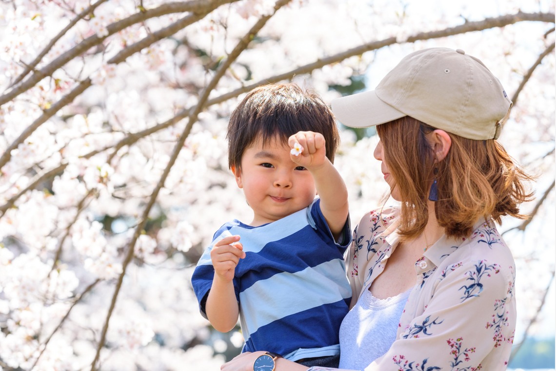 Lightgraphyが撮影した「桜の季節の親子フォト」の写真