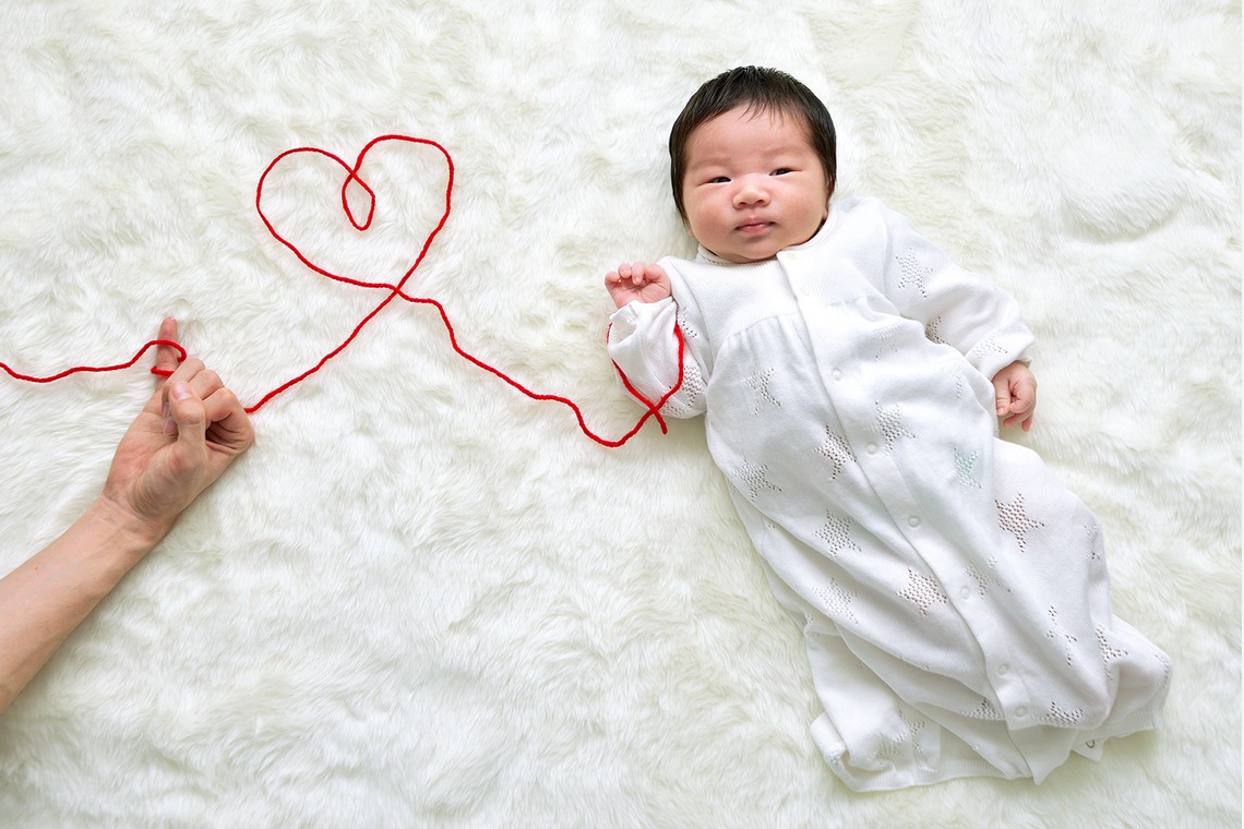 Design studio lumière（井上 敦仁）が撮影したスタジオ撮影のアルバム「ニューボーンフォト」