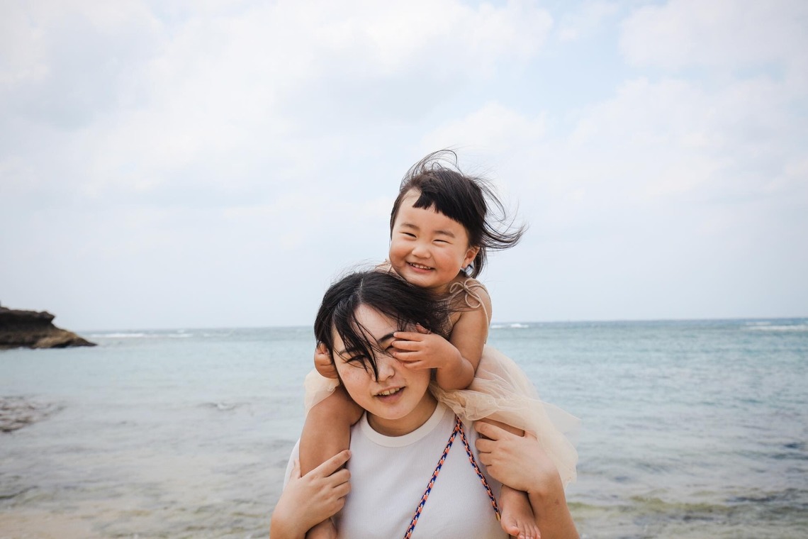 ポートレート沖縄が撮影した写真のアルバム「天真爛漫な女の子３歳の誕生日」