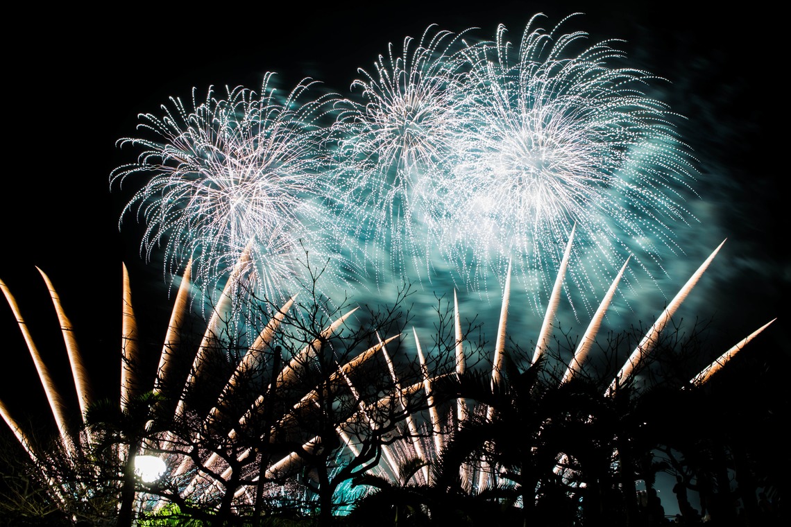 琉球幻想写真ウェディングフォト沖縄が撮影した「限定一組の花火大会プレミアムプラン」の写真
