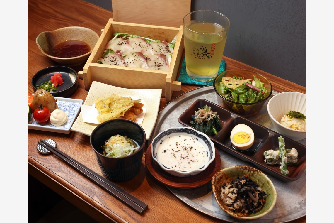 STARS -BRANDING AND DESIGN- (SNSマーケティングコンサル)が撮影した写真のアルバム「飲食店　コース　御膳　料理　日本食　京都　古都」
