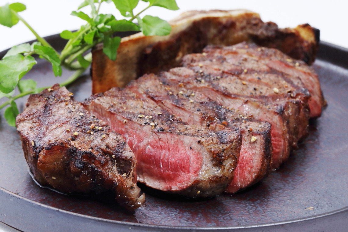 森安　照が撮影した「ステーキ・肉料理」の写真