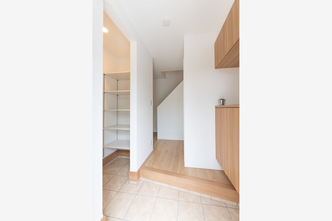 小倉里奈が撮影した写真のアルバム「建築/竣工」