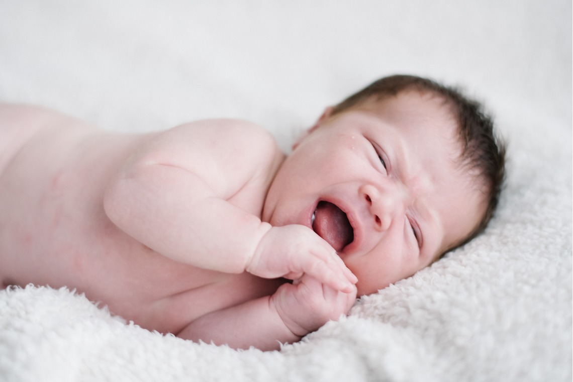 アトリエ　エピカ/清水　一哉が撮影したスタジオ撮影のアルバム「ニューボーンフォト」