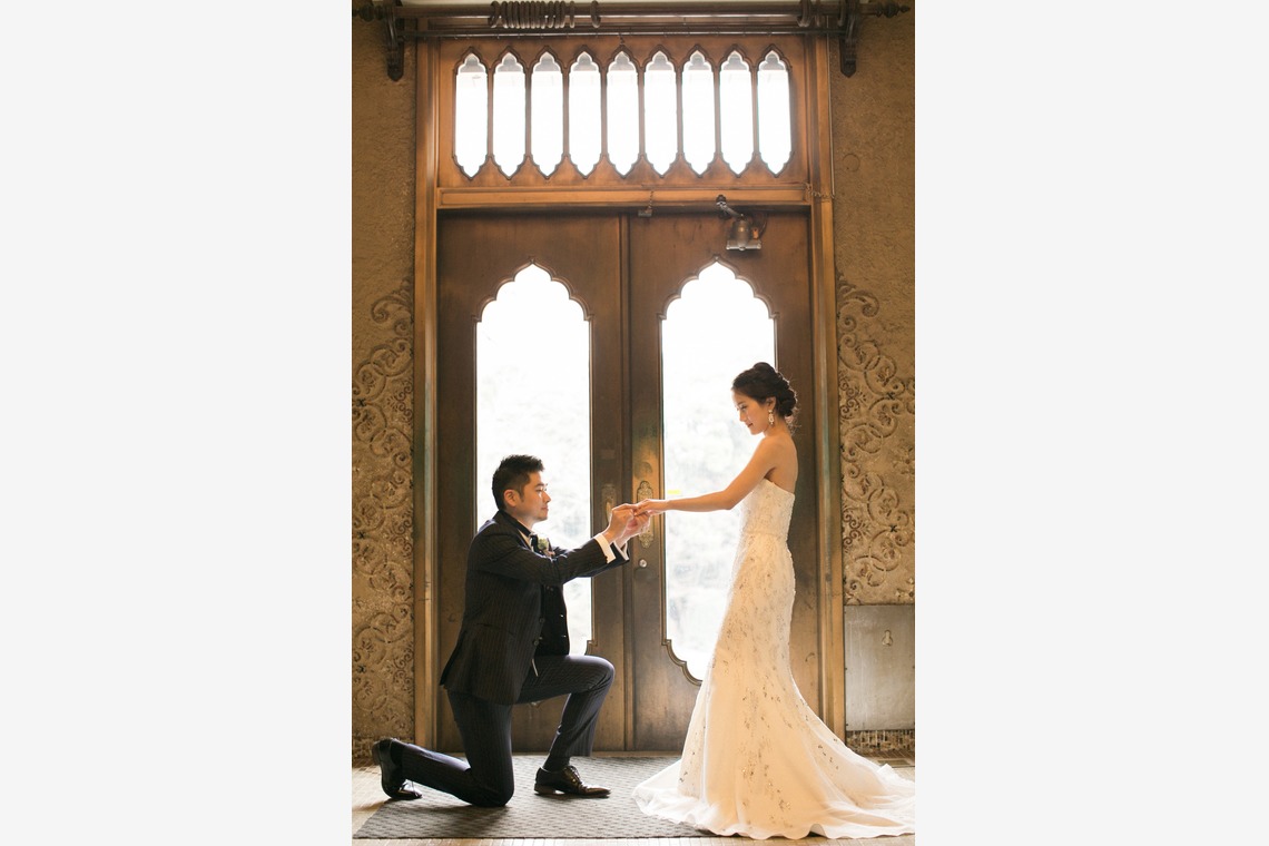 Album of the Honeymoon Photo Shoot taken by Yuki Shimada Photography - Japan Musium Engagement shoot