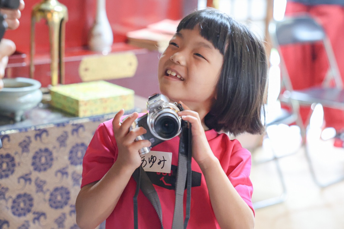 ちずカメラが撮影した「写真家　橘田龍馬さんの子供写真教室の様子」の写真