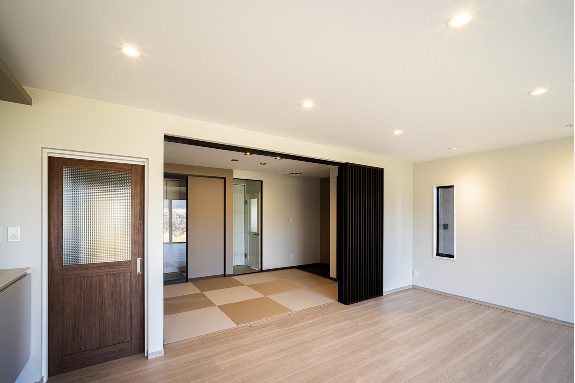 神宮啓佑が撮影した写真のアルバム「竣工撮影」