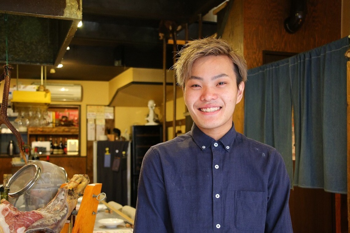 世登理恵が撮影した「飲食店の人物写真」の写真