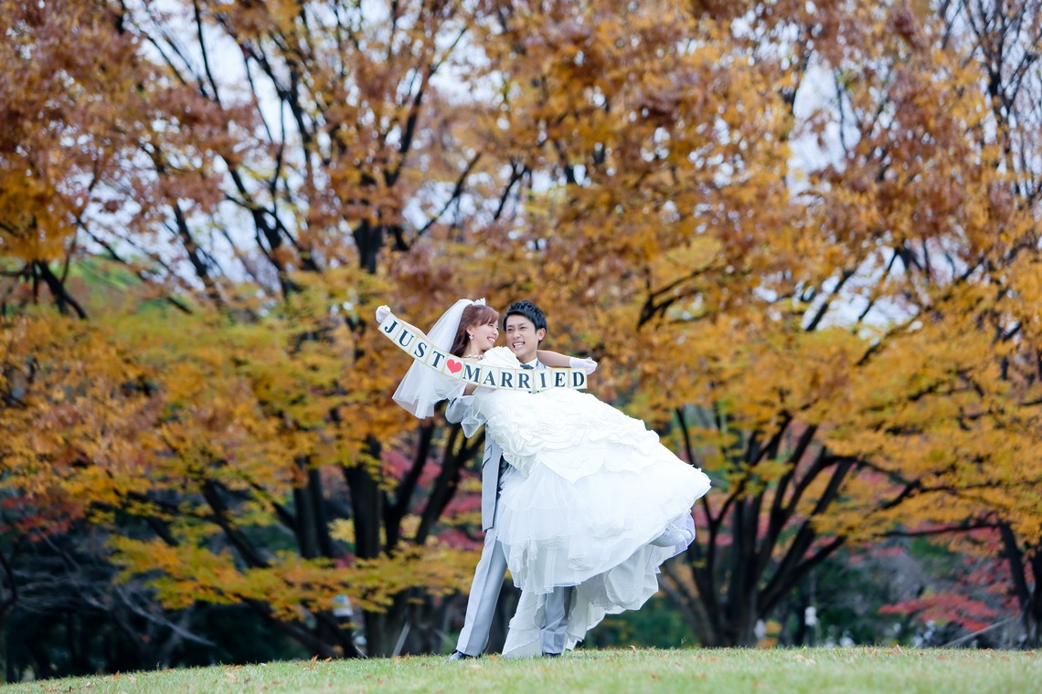 KIKIウェディングが撮影した「紅葉の広島城と公園」の写真