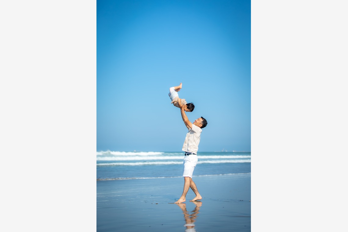 高橋 千尋が出張撮影した家族写真(キッズ,ベビーフォト)などが写った「海」の家族写真