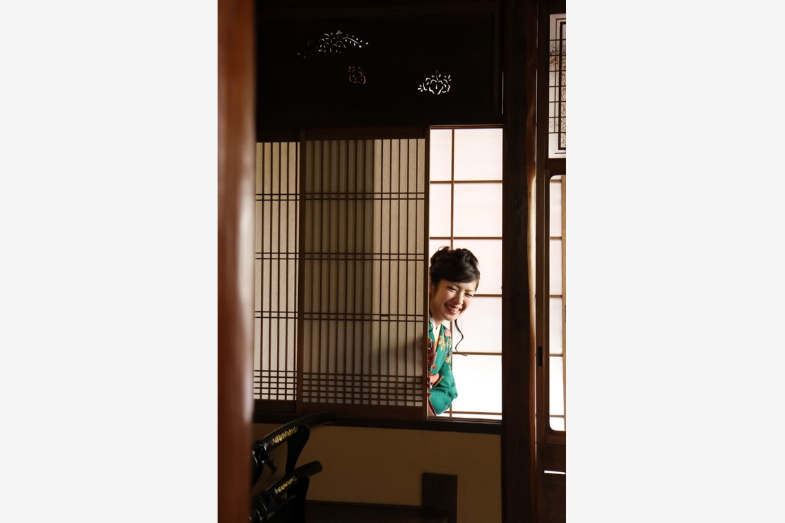 スマイルハンターが出張撮影した家族写真(キッズ,ベビーフォト)などが写った「成人式フォト」の家族写真