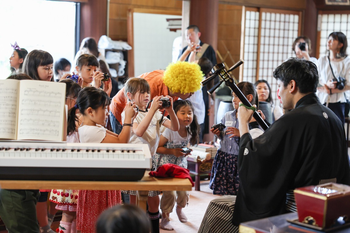 ちずカメラが撮影した「写真家　橘田龍馬さんの子供写真教室の様子」の写真