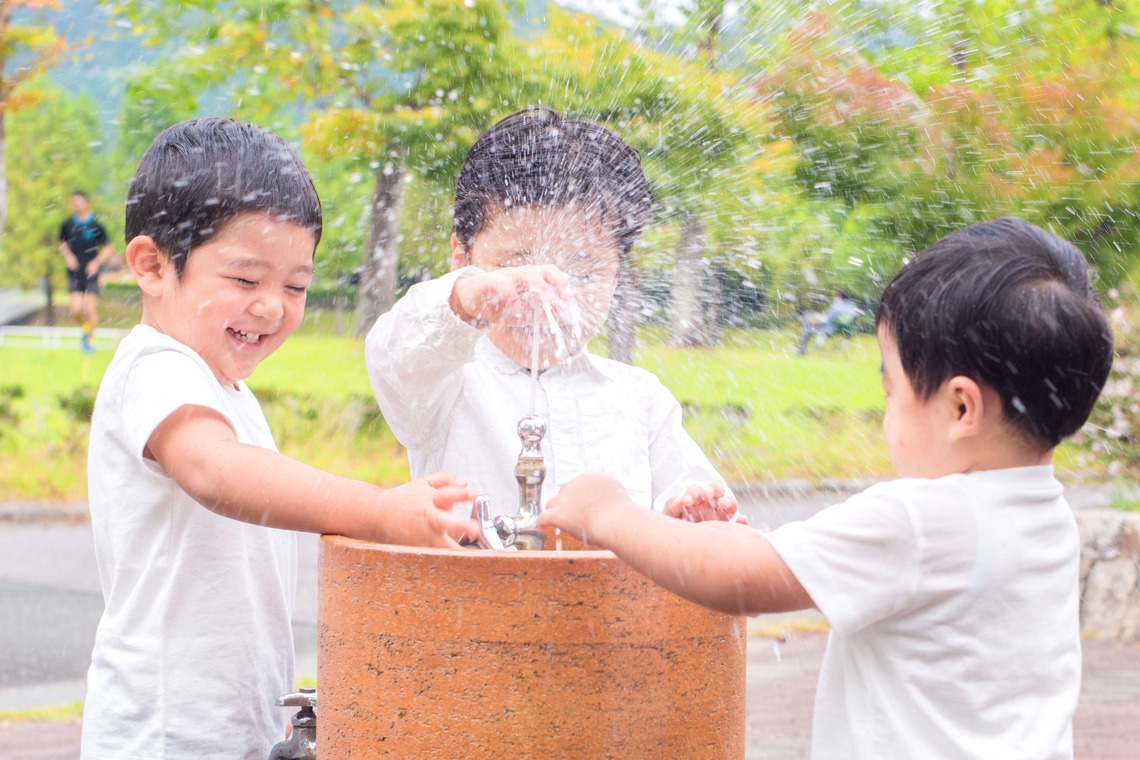 AXiS Photo Service 伊神 菜穂子が出張撮影した家族写真(キッズ,ベビーフォト)などが写った「＜家族の記録写真＞公園・海辺・寺社・自宅などお好きな場所で」の家族写真