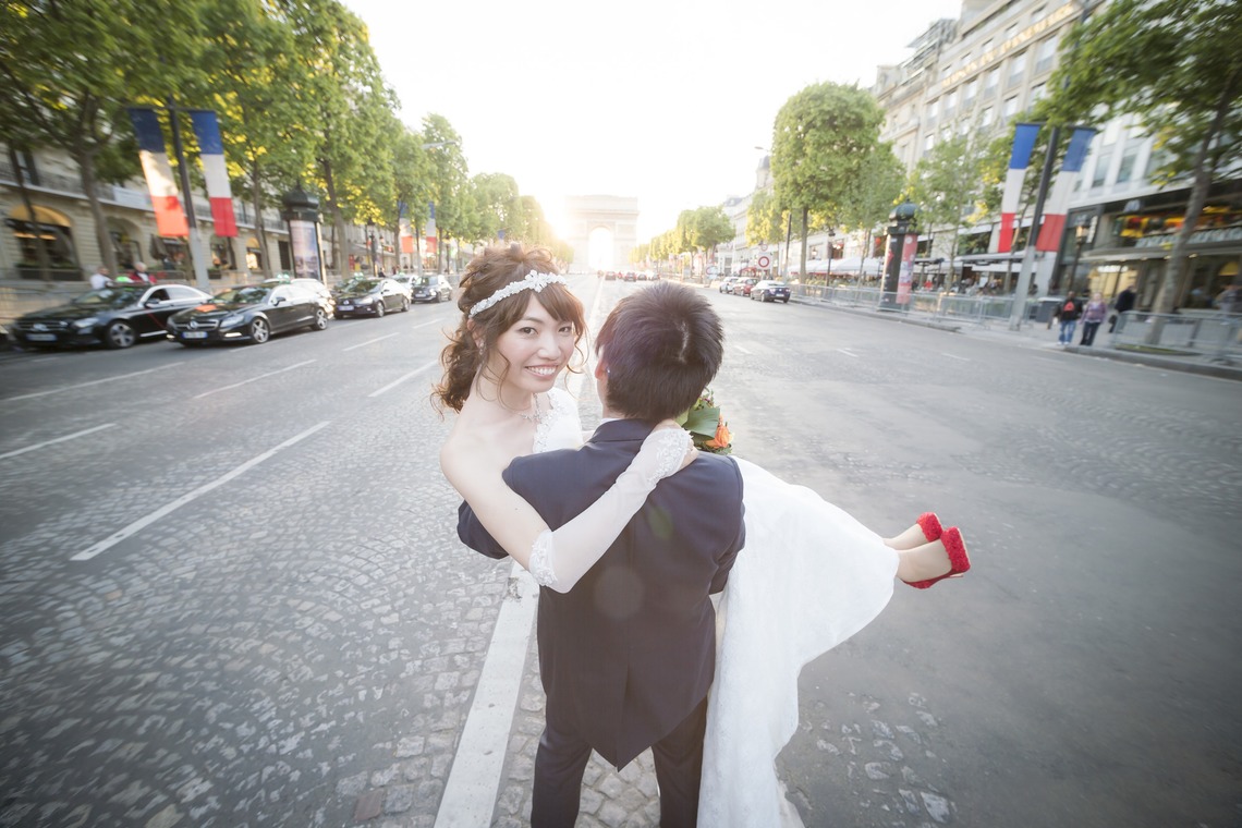 Photo of wedding photos in Paris taken by 24to Proddecu Photographer
