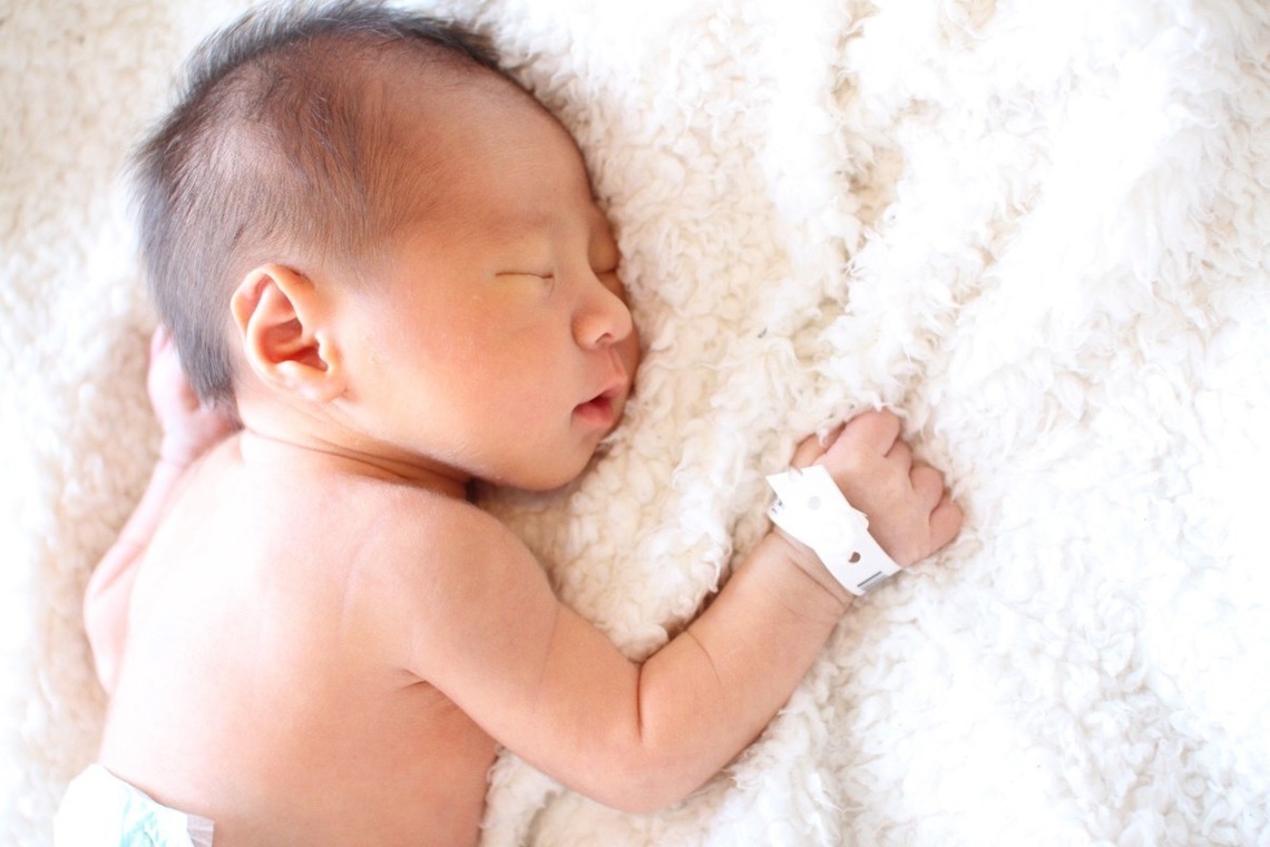 親子ふわふわphoto（mai）が撮影した写真のアルバム「ニューボーンフォト」