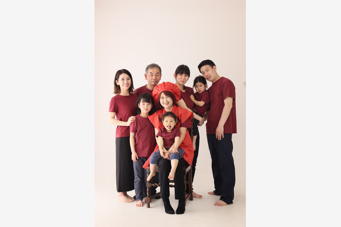 A-Studioが撮影したスタジオ撮影のアルバム「還暦祝い」